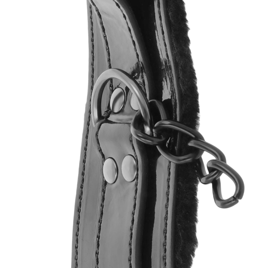 Menottes de chevilles cuir noir avec cadenas Darkness - Présentation 10 - MANJOY