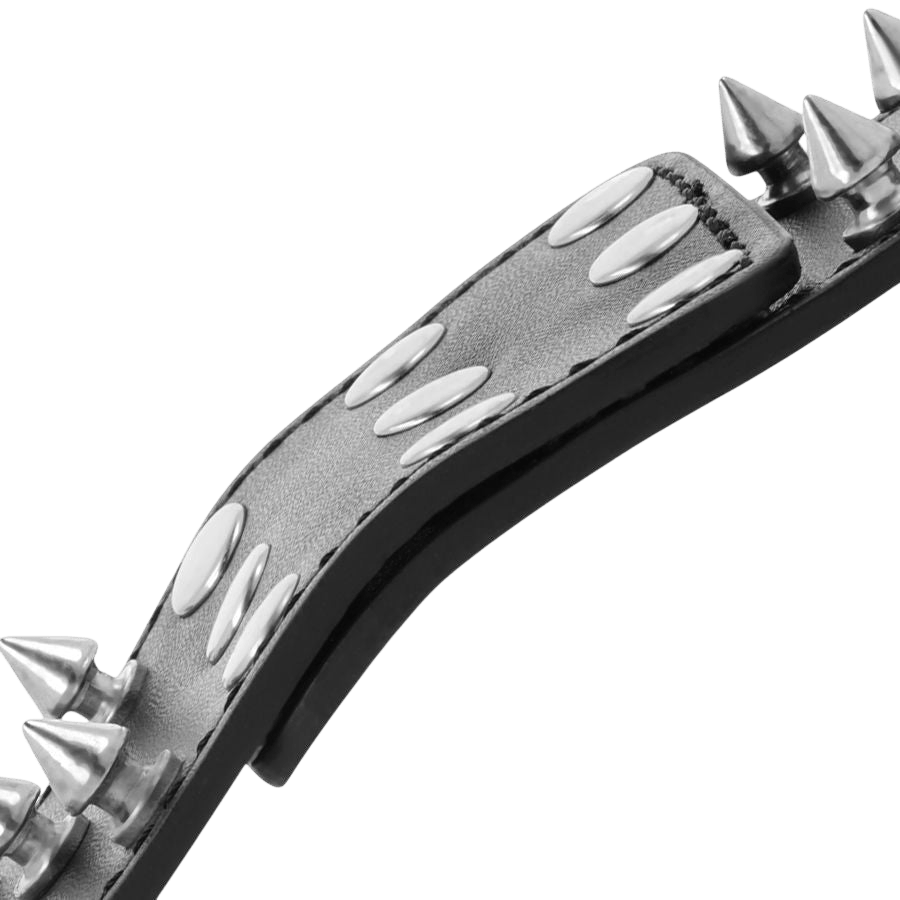 Menottes cuir noir spikes clous Darkness fétiche - Mise en situation de performance 3 - MANJOY