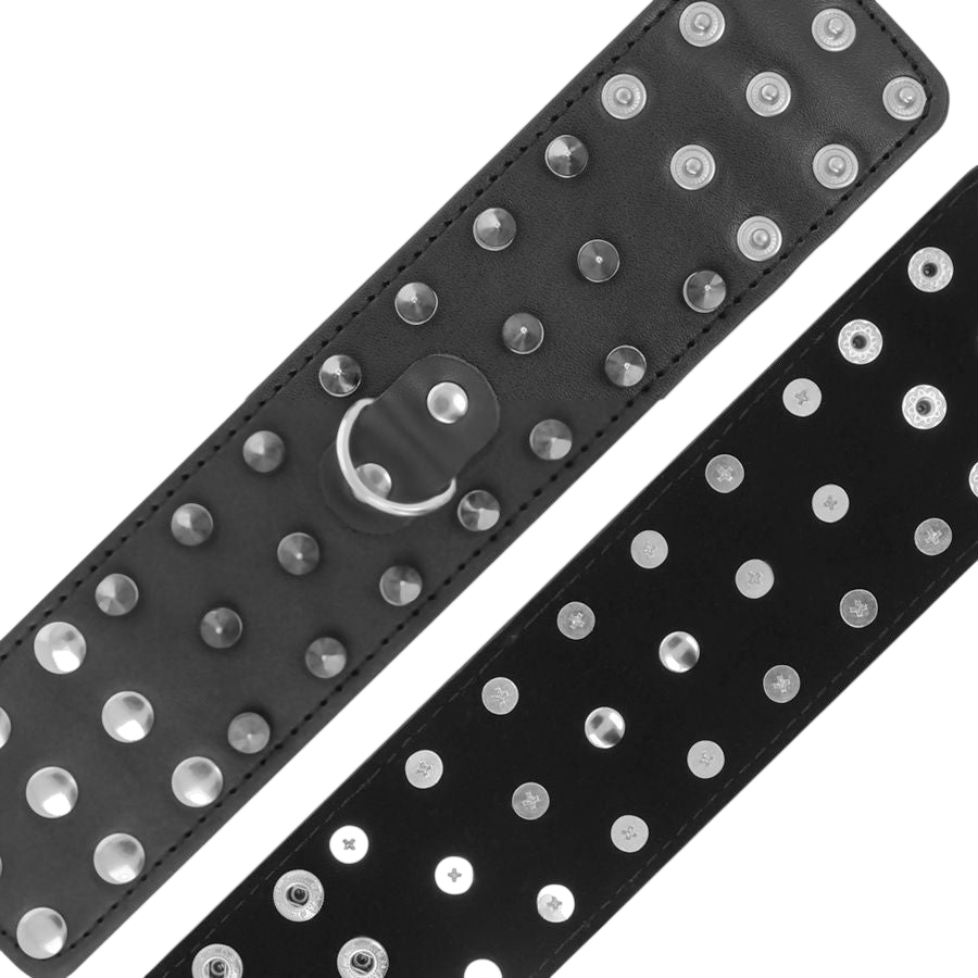 Menottes cuir noir spikes clous Darkness fétiche - Mise en situation de performance 2 - MANJOY