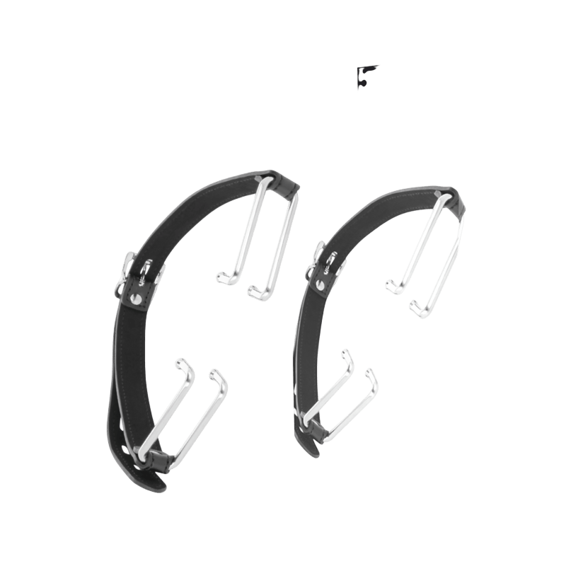 Bâillon à crochets bouche ouverte Darkness fétiche - Mise en situation Dark Luxury 3 - MANJOY