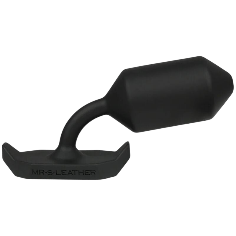 Plug anal conducteur Electrastim Mr S Leather noir - Mise en situation Dark Luxury 2 - MANJOY