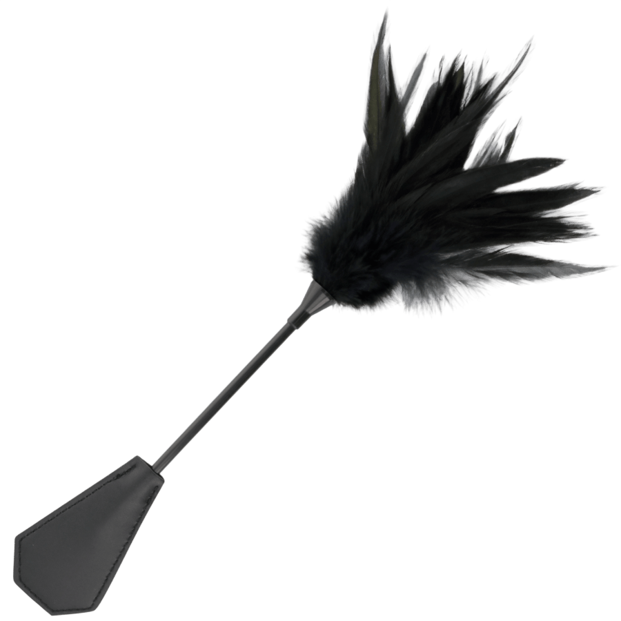 Cravache plumes et cuir noir Darkness impact - Mise en situation premium 1 - MANJOY