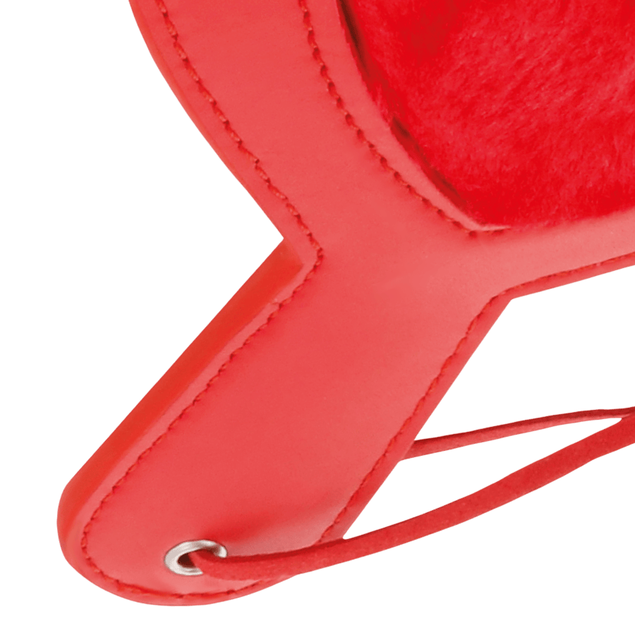 Pala de bondage cœur rouge Darkness fétiche - Détail de l'ingénierie et des textures - MANJOY